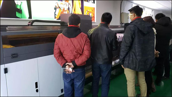 攜手共贏，創(chuàng)想未來(lái) 登騰廣告設(shè)備亮相歐瑞卡新品發(fā)布會(huì)